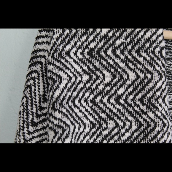 Cardigan - Picture 2 of 6